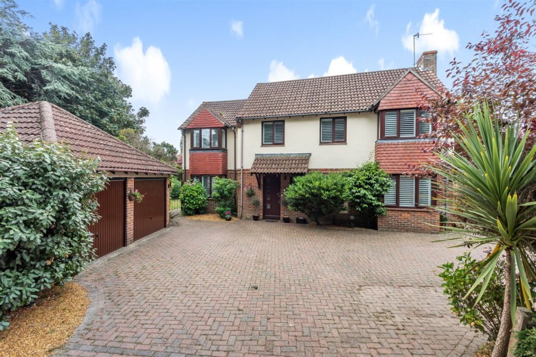 Click the photo for more details of Margaret Close, Aldwick, Bognor Regis, PO21