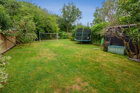 Click the photo for more details of North Stroud Lane, Petersfield, GU32