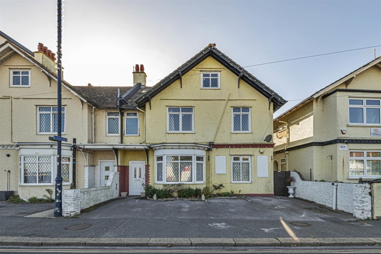 Click the photo for more details of Gloucester Road, Bognor Regis, PO21