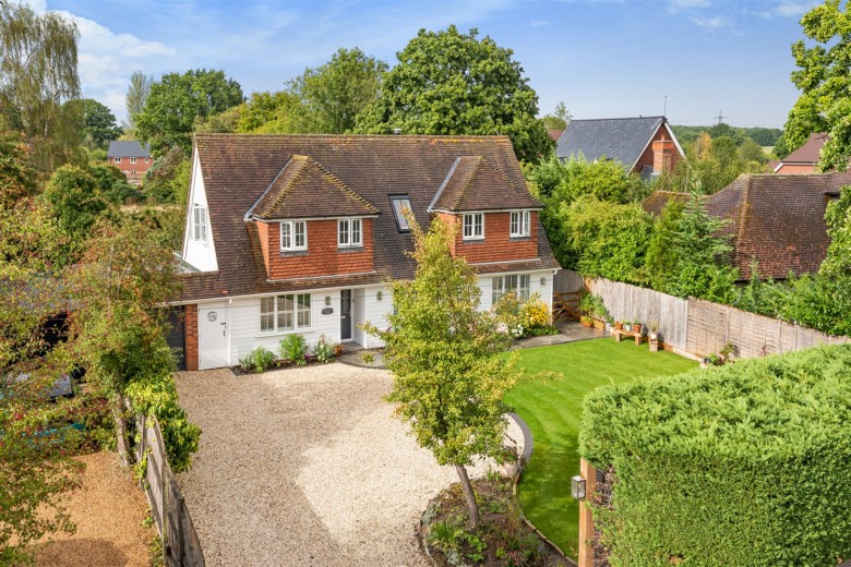 Click the photo for more details of Newpound Lane, Wisborough Green, Billingshurst, RH14
