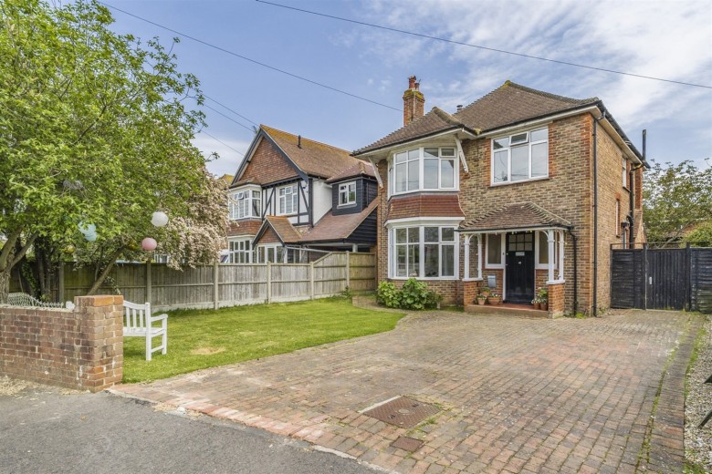 Click the photo for more details of Parklands Avenue, Bognor Regis, PO21