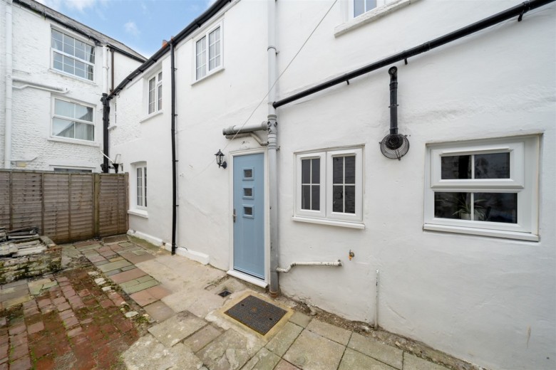 Click the photo for more details of Chapel Street, Bognor Regis, PO21