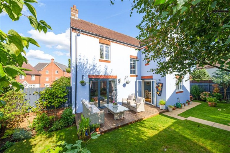 Click the photo for more details of Collingwood Way, Petersfield, GU31