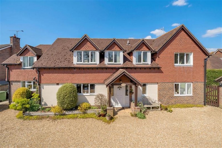 Click the photo for more details of Steep Marsh, Petersfield, GU32