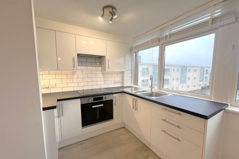 Click the photo for more details of Queen Street, Horsham, RH13