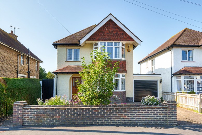 Click the photo for more details of Marshall Avenue, Bognor Regis, PO21