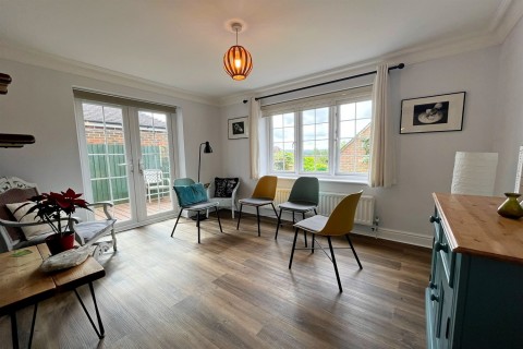 Click the photo for more details of Wildbrooks Close, Pulborough, RH20