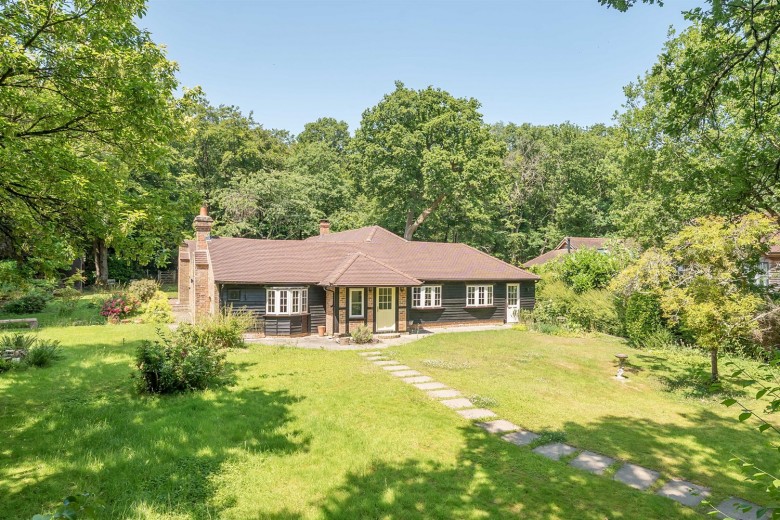 Click the photo for more details of Brick Kiln Common, Wisborough Green, Billingshurst, RH14