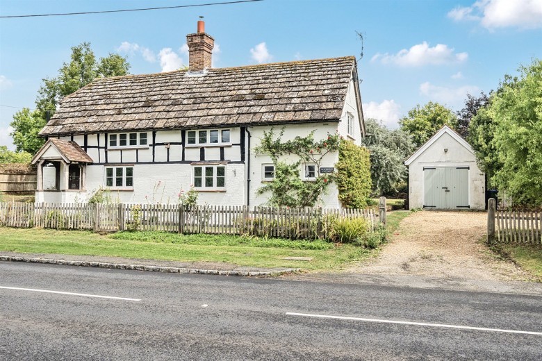 Click the photo for more details of Lordings Road, Billingshurst, RH14