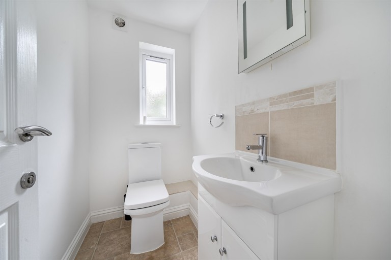 Images for Stonebridge Place, Blackbridge Lane, Horsham, RH12