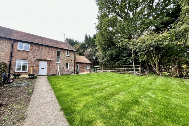 Click the photo for more details of Ashurst, Steyning, BN44