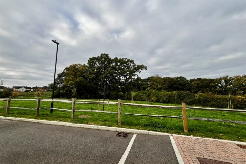 Click the photo for more details of Garman Way, Billingshurst, RH14