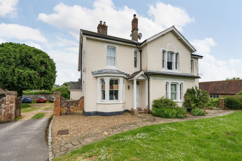 Click the photo for more details of Wisborough Green, Billingshurst, RH14