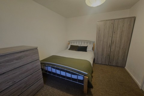 Click the photo for more details of Leaves Green, Bracknell, RG12