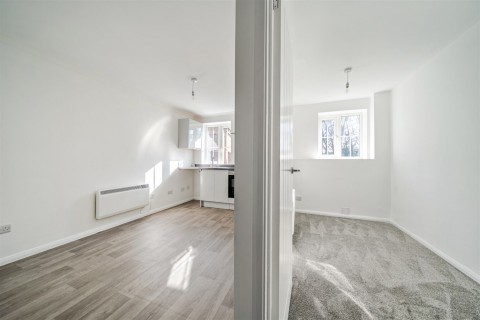 Click the photo for more details of Colwell Gardens, Haywards Heath, RH16