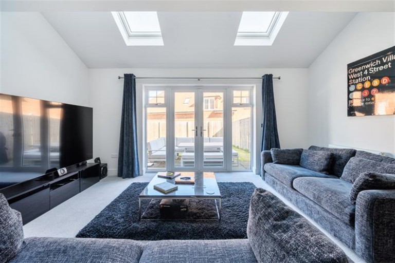 Images for Dereham Way, Horsham, RH12