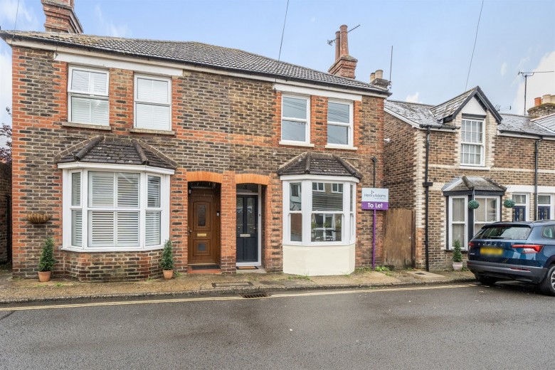 Click the photo for more details of Gorings Mead, Horsham, RH13