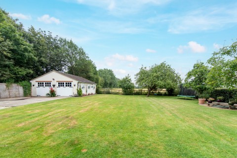 Click the photo for more details of Winslow Road, Wingrave, HP22
