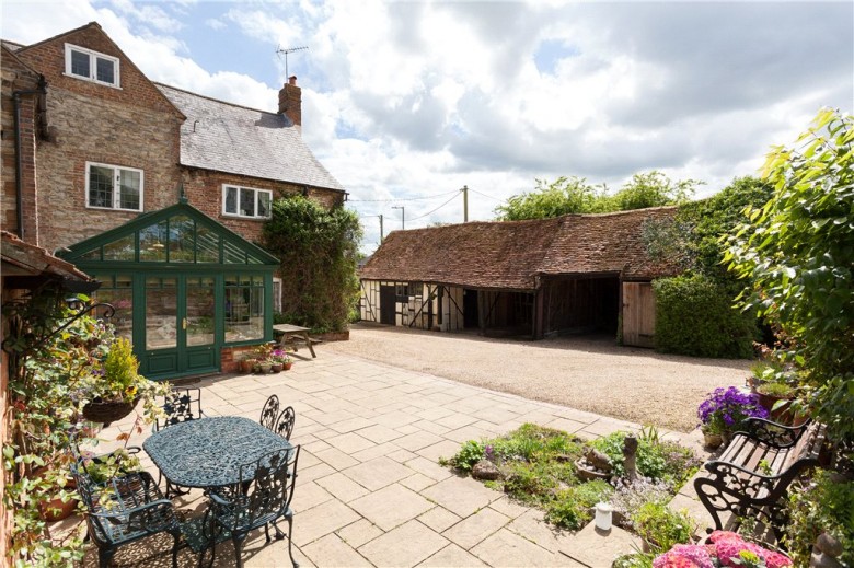 Click the photo for more details of Aylesbury Road, Bierton, HP22