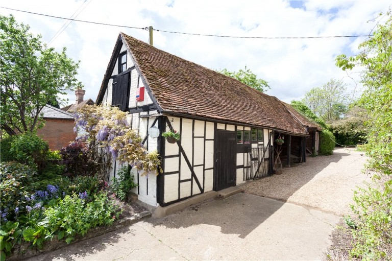 Images for Aylesbury Road, Bierton, HP22