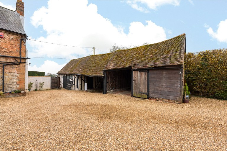 Images for Aylesbury Road, Bierton, HP22