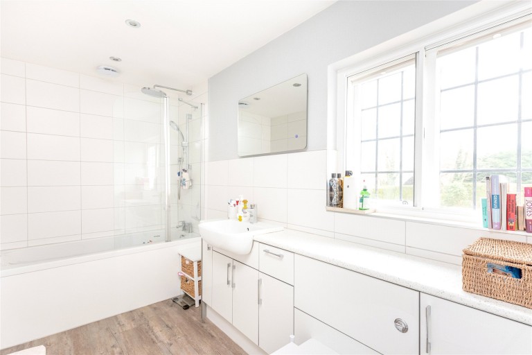Images for Aylesbury Road, Bierton, HP22