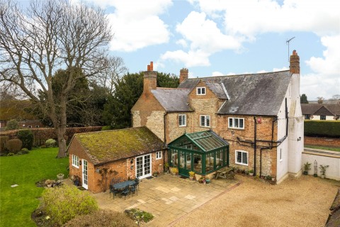 Click the photo for more details of Aylesbury Road, Bierton, HP22