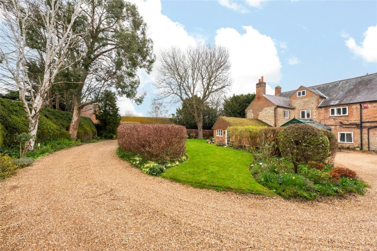 Images for Aylesbury Road, Bierton, HP22