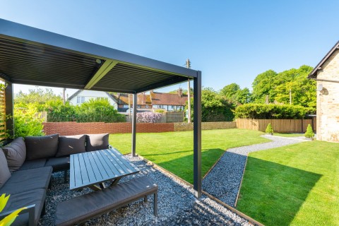 Click the photo for more details of Oving Road, Whitchurch, HP22