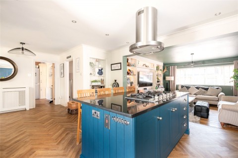 Click the photo for more details of Kestrel Way, Watermead, HP19