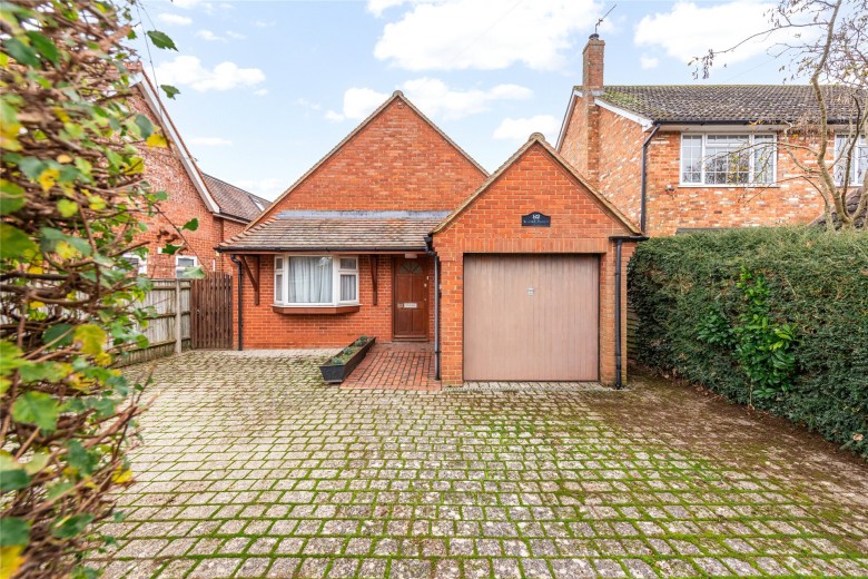 Click the photo for more details of Churchway, Haddenham, HP17