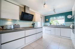 Images for Marroway, Weston Turville, HP22