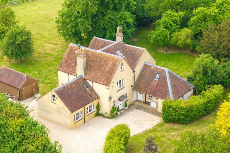 Click the photo for more details of Berryfields Gated Road, Quarrendon, HP22