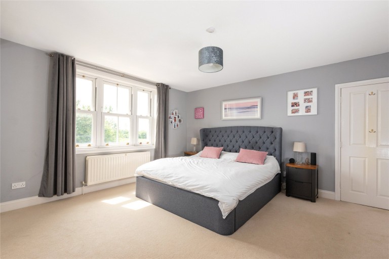 Images for Berryfields Gated Road, Quarrendon, HP22