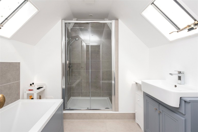 Images for Berryfields Gated Road, Quarrendon, HP22