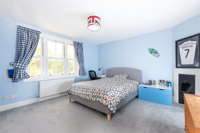Images for Berryfields Gated Road, Quarrendon, HP22