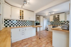Images for Cromhamstone, Stone, HP17