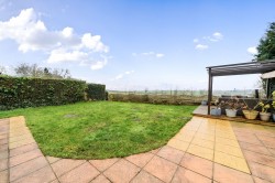Images for Cromhamstone, Stone, HP17