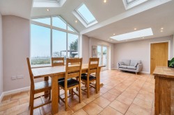 Images for Cromhamstone, Stone, HP17