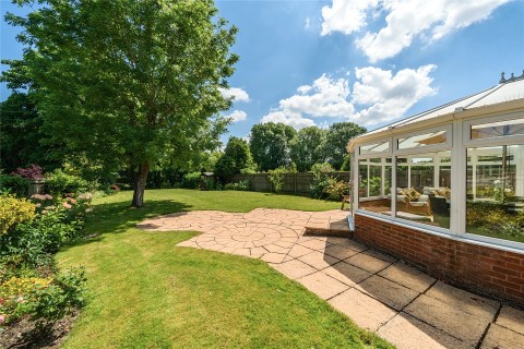 Click the photo for more details of Wendover Road, Weston Turville, HP22