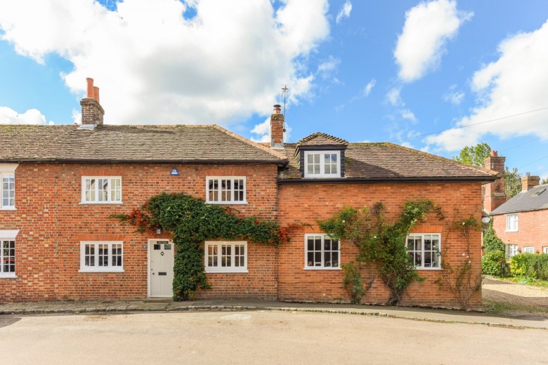 Click the photo for more details of High Street, Weedon, HP22