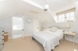 Images for High Street, Weedon, HP22