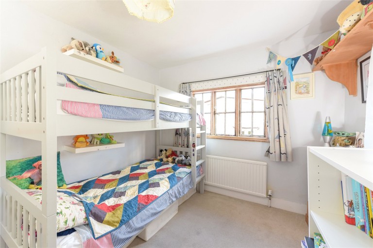 Images for High Street, Weedon, HP22