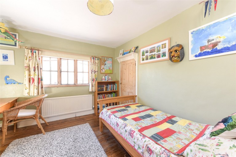 Images for High Street, Weedon, HP22
