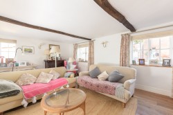 Images for High Street, Weedon, HP22