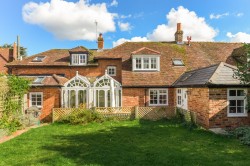 Images for High Street, Weedon, HP22