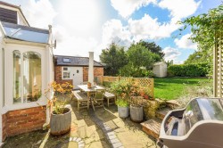 Images for High Street, Weedon, HP22