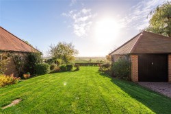 Images for East End, Weedon, HP22