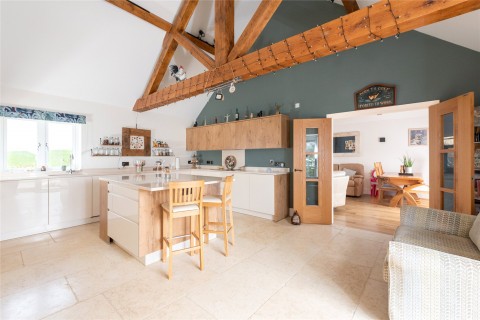 Click the photo for more details of North Marston Lane, Whitchurch, HP22