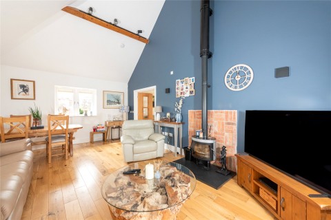 Click the photo for more details of North Marston Lane, Whitchurch, HP22
